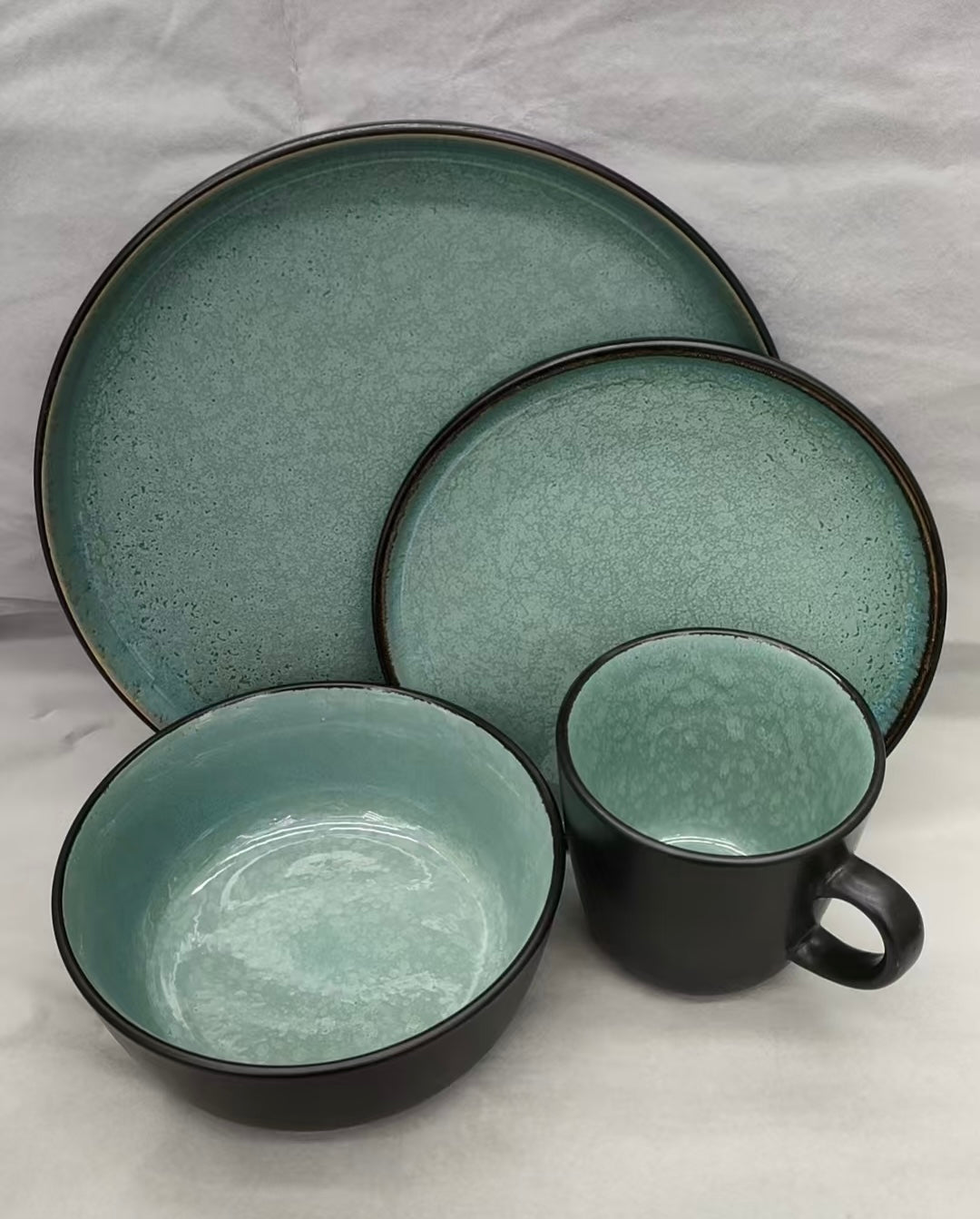 Vancasso stoneware 16 pc Ceramic Dinner Set - Sea Green