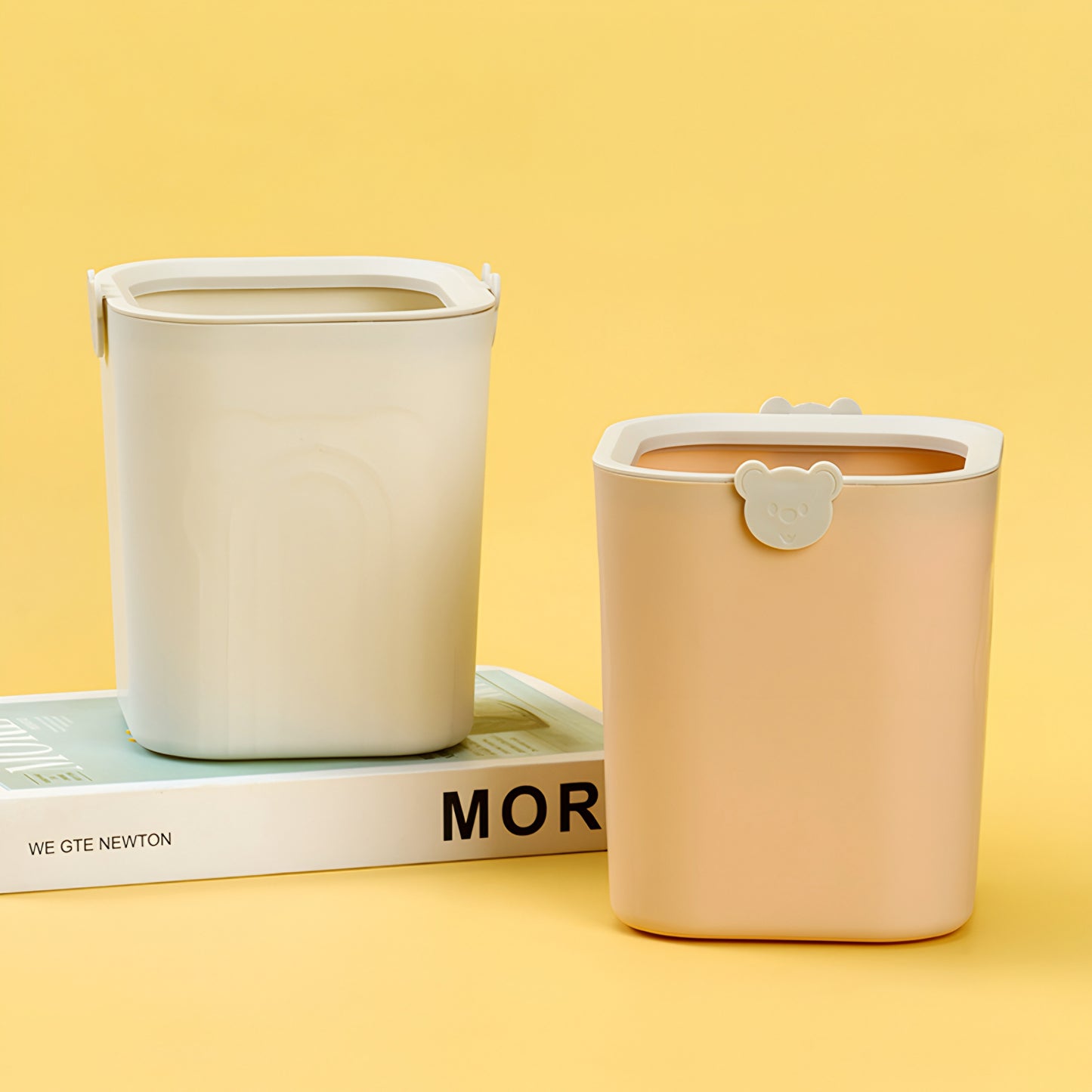 Vibrant desktop trash bin