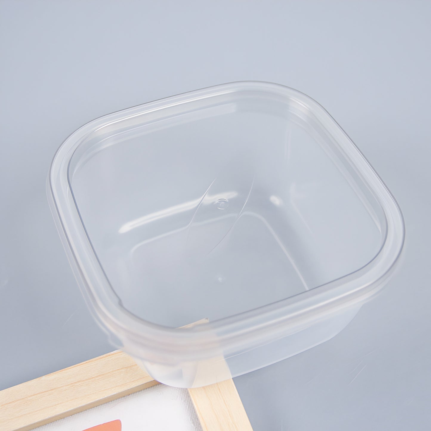 Transparent food storage container