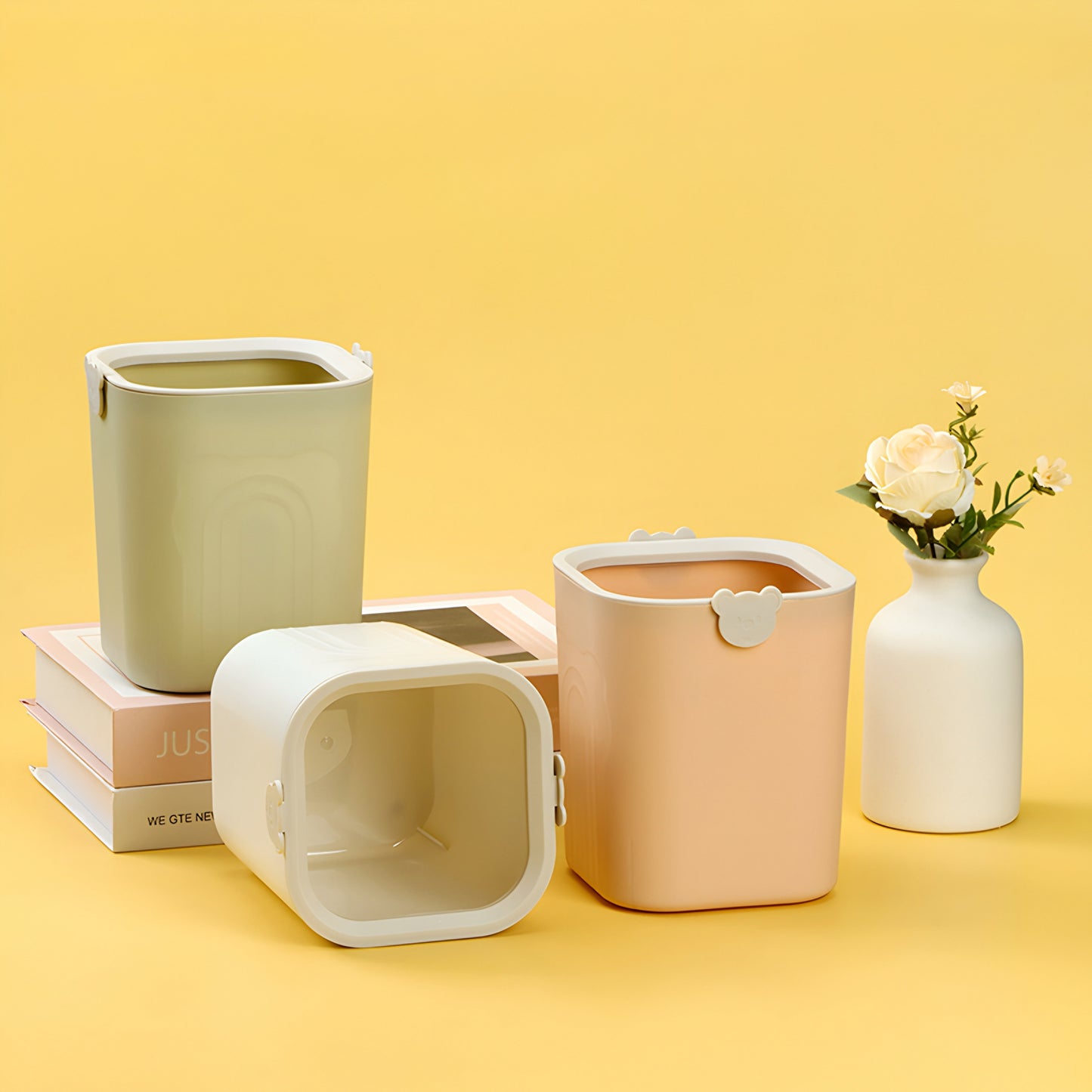 Vibrant desktop trash bin