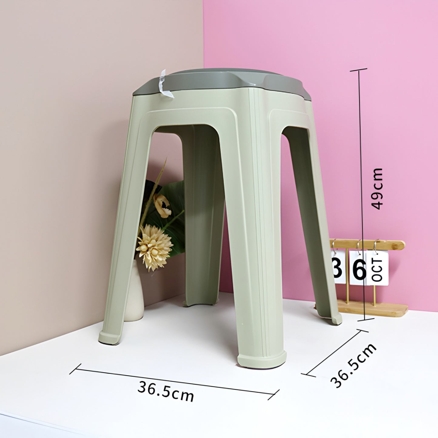 Round high stool with soft cushion seating