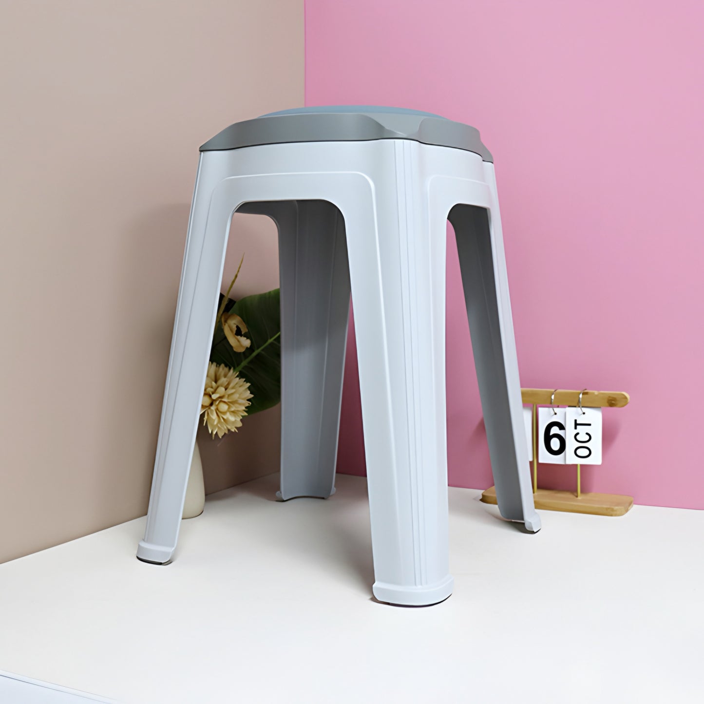 Round high stool with soft cushion seating