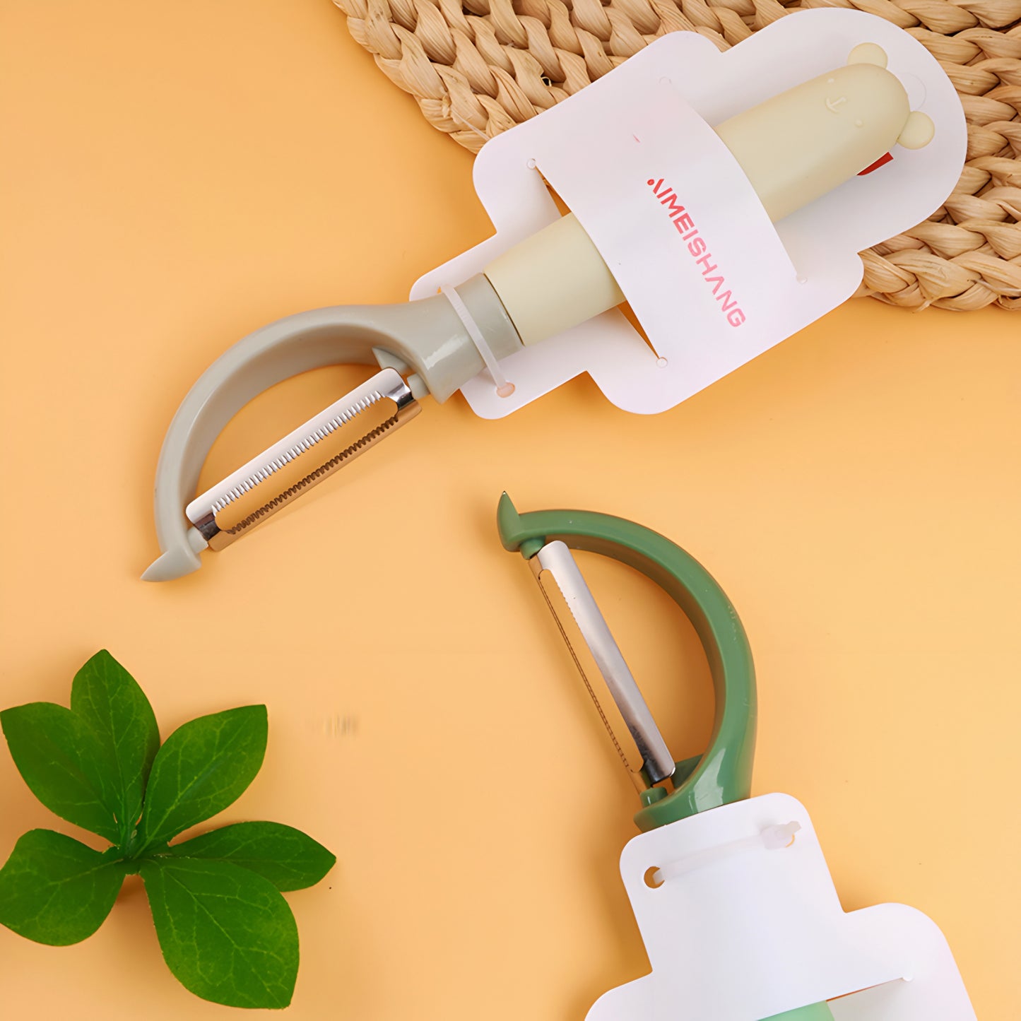 Boutique design peeling knife