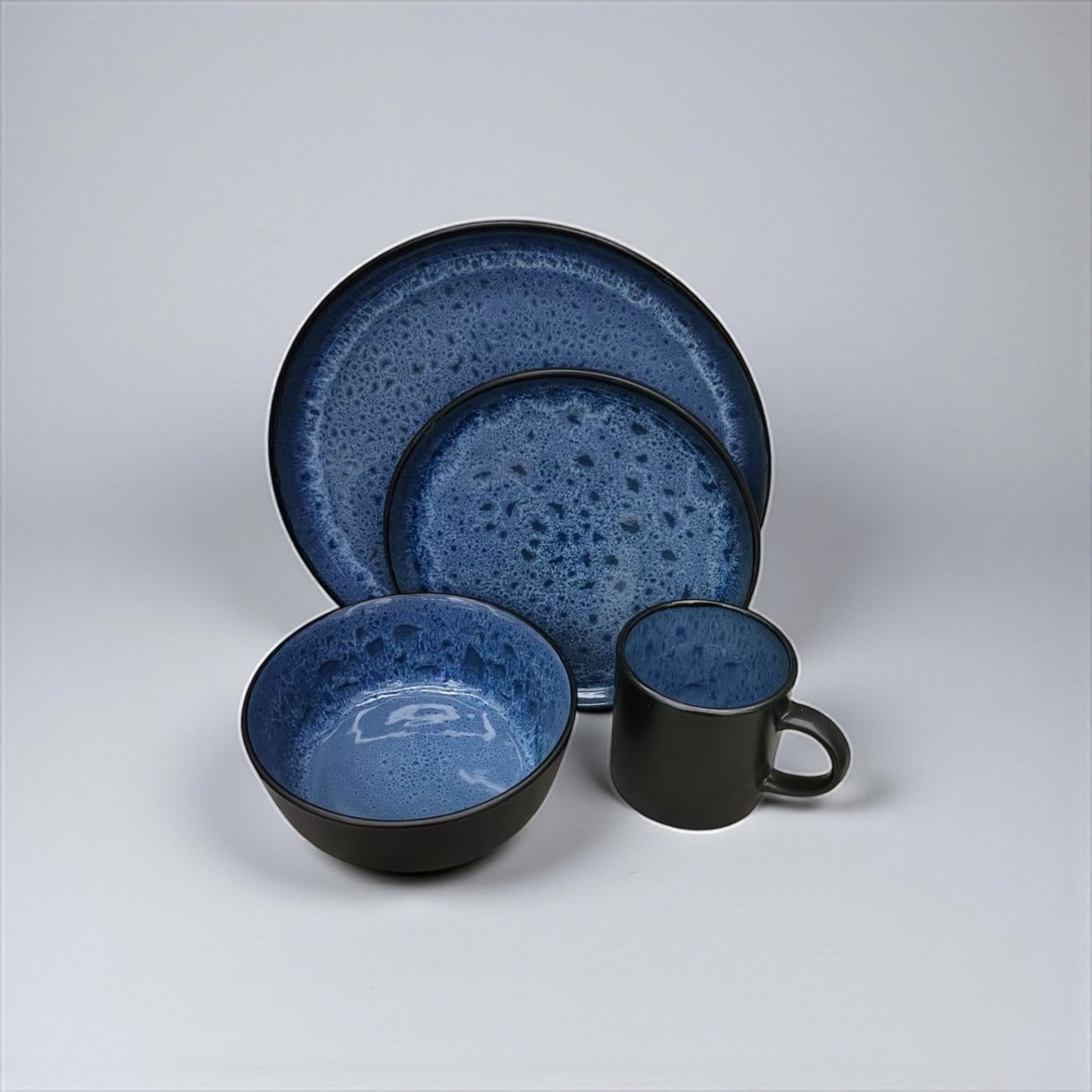 Pure Living stoneware 16 pc Ceramic Dinner Set - Matt black & Sea blue